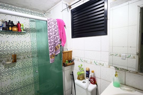 Banheiro de apartamento à venda com 3 quartos, 63m² em Jaguaribe, Osasco
