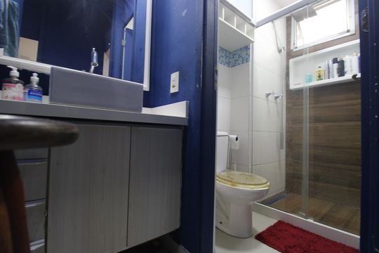 Banheiro de apartamento para alugar com 2 quartos, 51m² em Recreio dos Bandeirantes, Rio de Janeiro