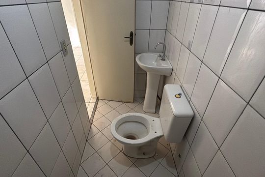 Banheiro social de kitnet/studio para alugar com 2 quartos, 45m² em Jardim Olimpico, Aparecida de Goiânia
