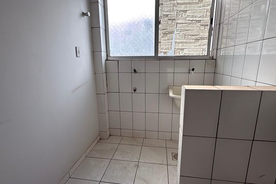Cozinha/Área de serviço de kitnet/studio para alugar com 2 quartos, 45m² em Jardim Olimpico, Aparecida de Goiânia
