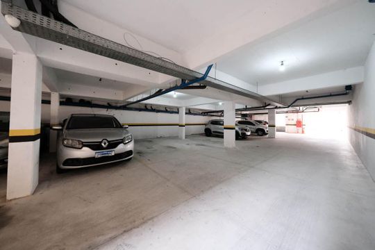 Garagem de casa de condomínio à venda com 2 quartos, 45m² em Jardim Triana, São Paulo