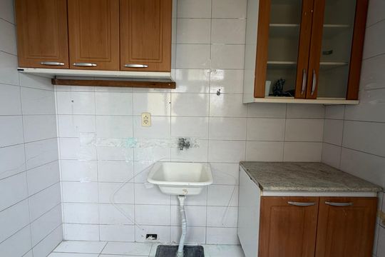 Apartamento para alugar com 2 quartos, 55m² em Conjunto Habitacional Presidente Castelo Branco, Carapicuíba