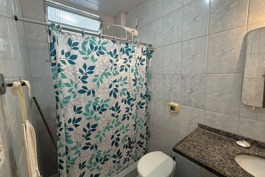 Banheiro de casa para alugar com 2 quartos, 75m² em Vaz Lobo, Rio de Janeiro
