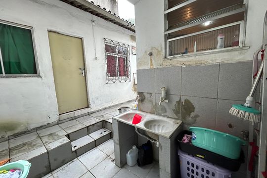 Área de Serviço de casa para alugar com 2 quartos, 75m² em Vaz Lobo, Rio de Janeiro