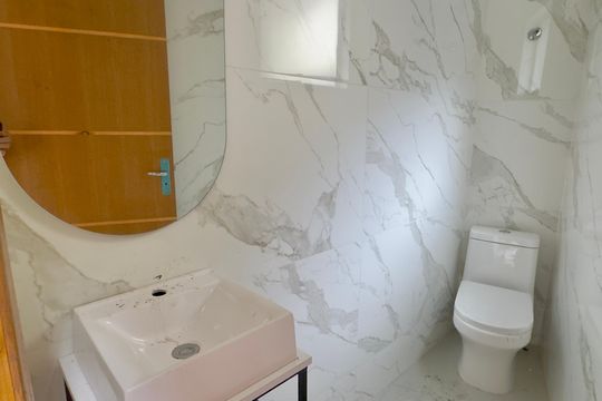 Banheiro 1 de casa para alugar com 2 quartos, 160m² em Jardim Santa Mena, Guarulhos