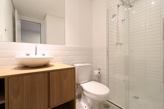 Banheiro  de apartamento para alugar com 1 quarto, 58m² em Pompeia, São Paulo