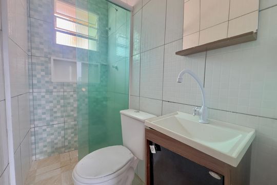 Banheiro 1 de casa para alugar com 3 quartos, 80m² em Cidade Soberana, Guarulhos
