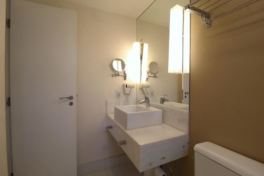 Banheiro de kitnet/studio à venda com 1 quarto, 29m² em Vila Olímpia, São Paulo