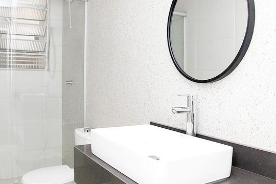 Banheiro 2 de apartamento à venda com 3 quartos, 88m² em Auxiliadora, Porto Alegre