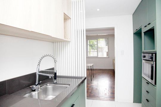 Cozinha de apartamento à venda com 3 quartos, 88m² em Auxiliadora, Porto Alegre