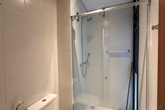Banheiro Social de apartamento para alugar com 1 quarto, 36m² em Brooklin, São Paulo