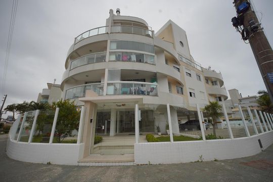 Fachada  de apartamento para alugar com 2 quartos, 87m² em Ingleses Norte, Florianópolis