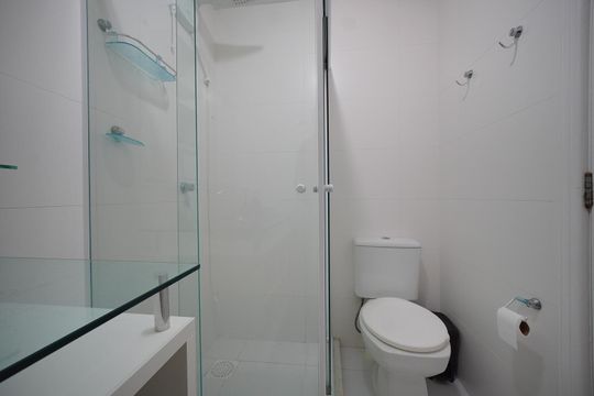 Banheiro da Suíte  de apartamento para alugar com 2 quartos, 87m² em Ingleses Norte, Florianópolis