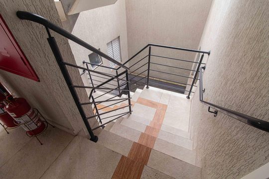 Escadas de apartamento à venda com 2 quartos, 44m² em Vila Clementino, São Paulo