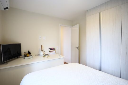 Quarto de apartamento à venda com 1 quarto, 52m² em Vila Yara, Osasco