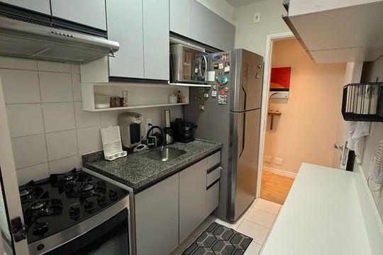 Cozinha de apartamento à venda com 2 quartos, 60m² em Parque Maria Domitila, São Paulo