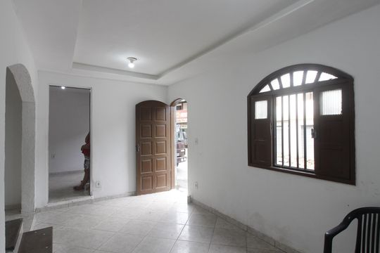 Sala de casa para alugar com 1 quarto, 40m² em Gamboa, Cabo Frio