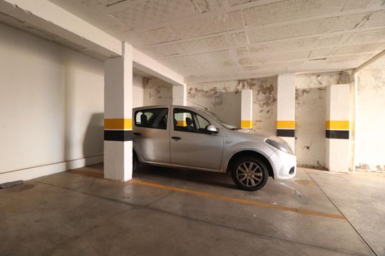 Garagem de apartamento para alugar com 2 quartos, 48m² em Daniel Fonseca, Uberlândia