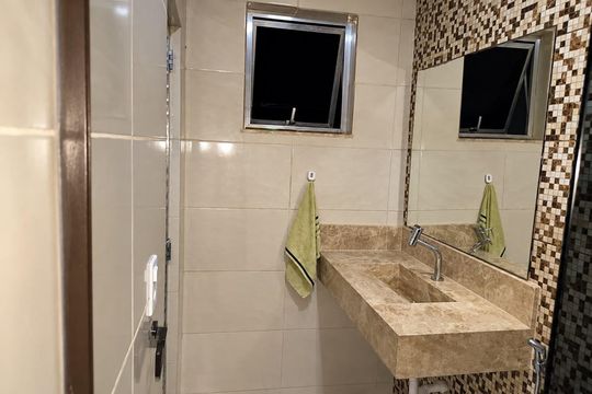 Banheiro de casa para alugar com 2 quartos, 60m² em Vicente de Carvalho, Rio de Janeiro