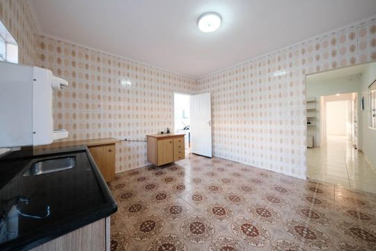 Cozinha e Área de Serviço de casa à venda com 3 quartos, 129m² em Jardim Eliane, São Paulo