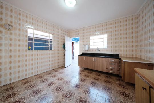 Cozinha e Área de Serviço de casa à venda com 3 quartos, 129m² em Jardim Eliane, São Paulo