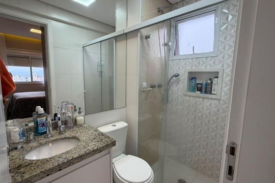 Banheiro de apartamento à venda com 2 quartos, 65m² em Barra Funda, São Paulo