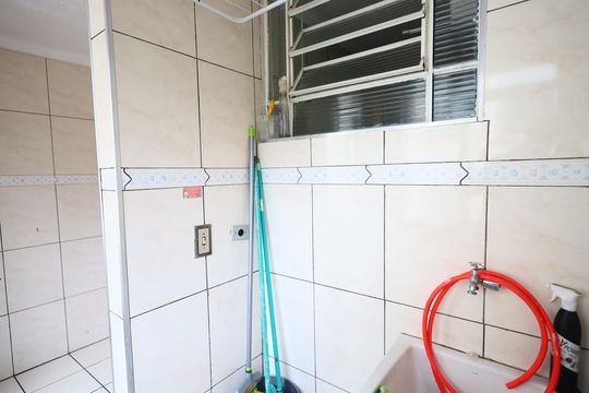 Cozinha e Área de Serviço de apartamento para alugar com 2 quartos, 50m² em Padroeira, Osasco