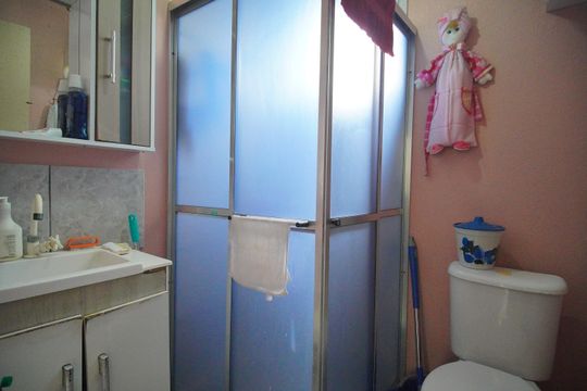 banheiro de apartamento à venda com 2 quartos, 54m² em Campina, São Leopoldo