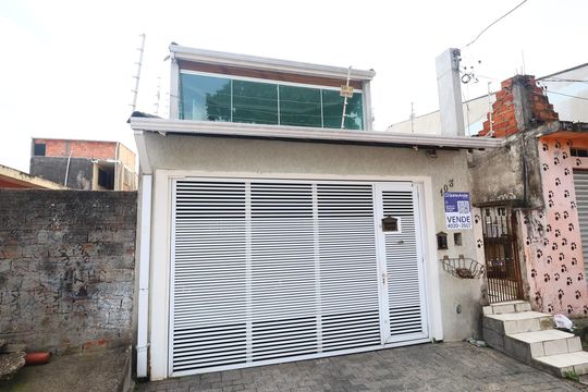 Fachada de casa à venda com 4 quartos, 160m² em Baronesa, Osasco