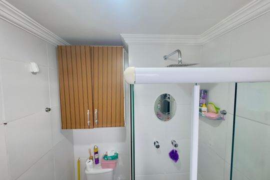 Banheiro 1 de apartamento à venda com 3 quartos, 56m² em Jardim Cocaia, Guarulhos