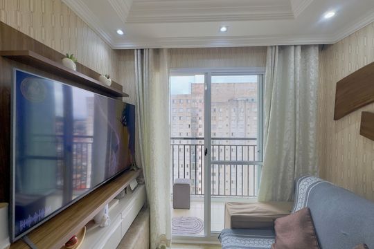 Sala de apartamento à venda com 3 quartos, 56m² em Jardim Cocaia, Guarulhos