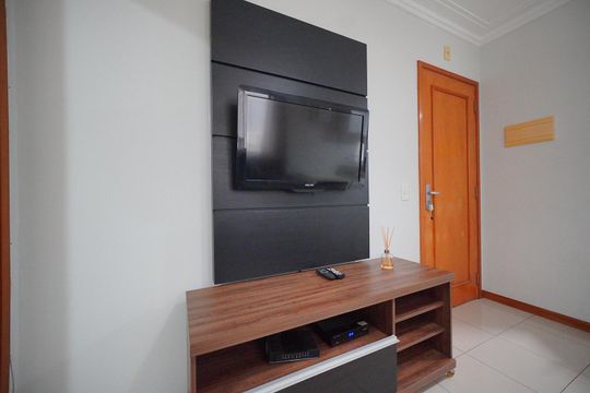 Sala  de apartamento para alugar com 1 quarto, 42m² em Centro, Florianópolis