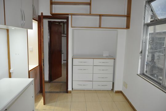 Casa de Condomínio para alugar com 2 quartos, 80m² em Inhaúma, Rio de Janeiro