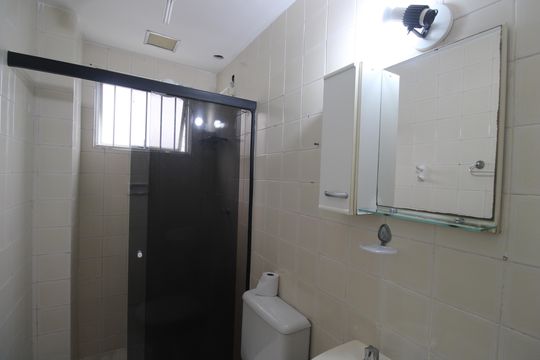 Banheiro de apartamento para alugar com 2 quartos, 49m² em Pechincha, Rio de Janeiro