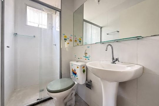 Banheiro de apartamento para alugar com 2 quartos, 52m² em Santa Amelia, Belo Horizonte
