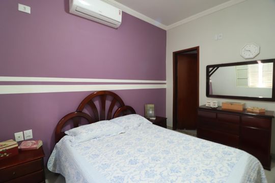 Quarto 3 - Suíte de casa para alugar com 4 quartos, 300m² em Granada, Uberlândia