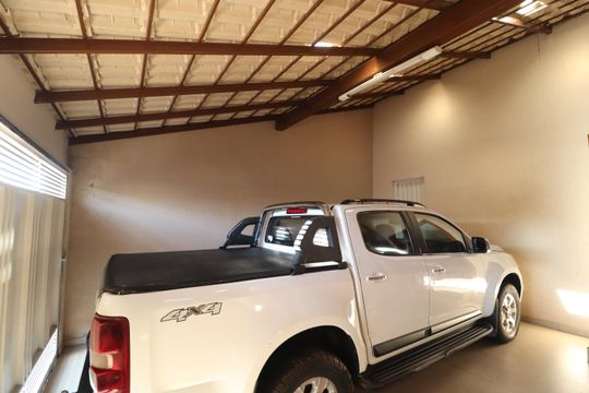 Garagem de casa para alugar com 4 quartos, 300m² em Granada, Uberlândia