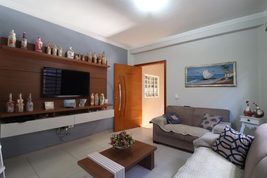 Sala de casa para alugar com 4 quartos, 300m² em Granada, Uberlândia