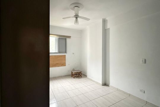 Quarto de apartamento para alugar com 1 quarto, 55m² em Barra Funda, Guarujá