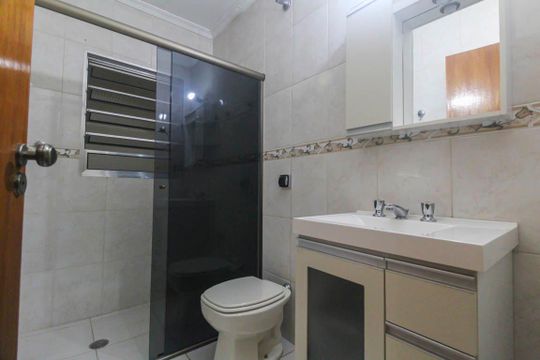 Banheiro de casa para alugar com 2 quartos, 60m² em Parque Sao Rafael, São Paulo