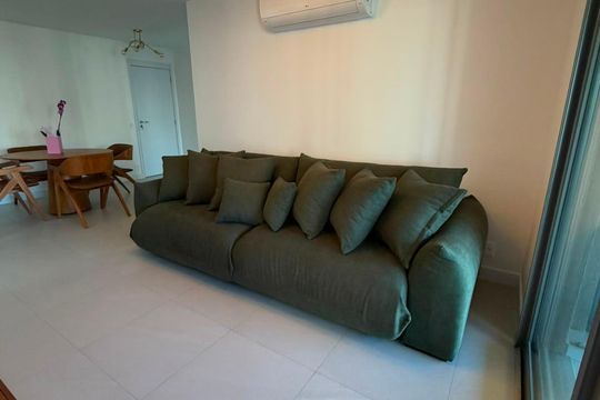 Sala de apartamento para alugar com 3 quartos, 127m² em Barra da Tijuca, Rio de Janeiro