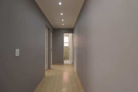 Corredor de apartamento para alugar com 2 quartos, 49m² em Parque Erasmo Assunção, Santo André