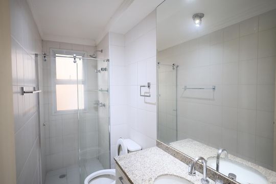 Banheiro 2 de apartamento para alugar com 2 quartos, 87m² em Vila Campesina, Osasco