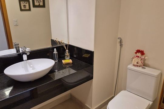 Banheiro 2 de apartamento à venda com 3 quartos, 222m² em Jardim Paiquere, Valinhos