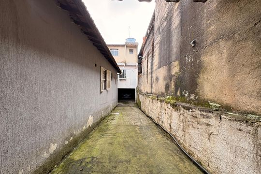 Garagem/ quintal de casa à venda com 7 quartos, 235m² em Parque Capuava, Santo André