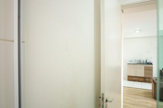 Banheiro de apartamento para alugar com 2 quartos, 42m² em Vila Carmosina, São Paulo