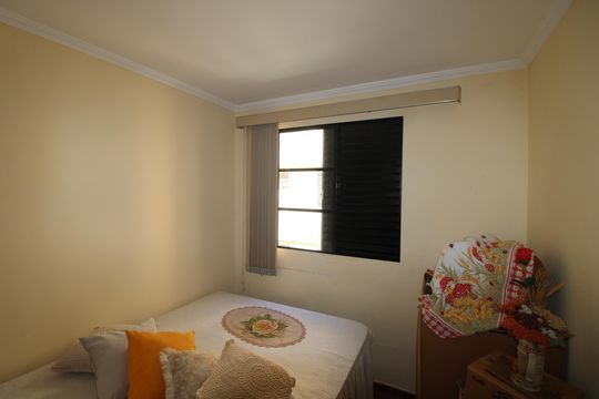 Quarto 1 de apartamento para alugar com 2 quartos, 50m² em  José Bonifácio , São Paulo
