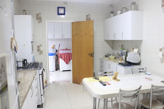 Cozinha  de casa à venda com 3 quartos, 250m² em Jardim Santa Clara, Guarulhos