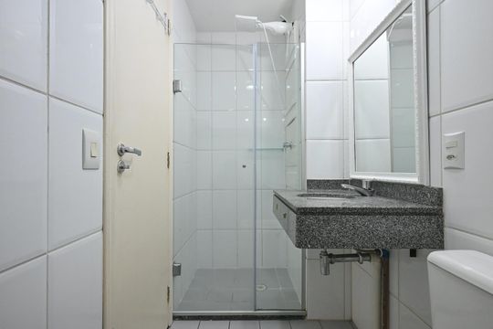 Banheiro Suíte de apartamento para alugar com 1 quarto, 32m² em Parque Fernanda, São Paulo