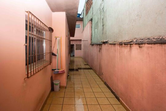 Área comum de casa à venda com 4 quartos, 106m² em Canhema, Diadema